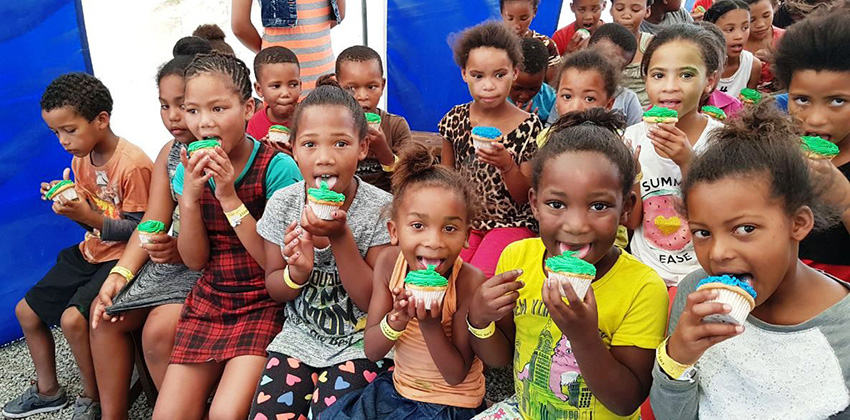 Life kids enjoy cupcakes